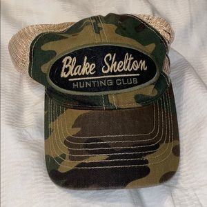 blake shelton hat